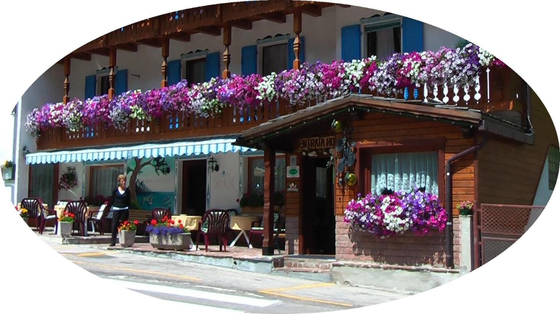 Albergo Genzianella Rocca Pietore Exterior foto